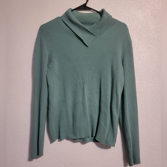 Fitted long sleeve top - Picture 1 of 3